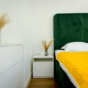 Business-class Apartment, евротрёшка с панорамным видом Апартаменты